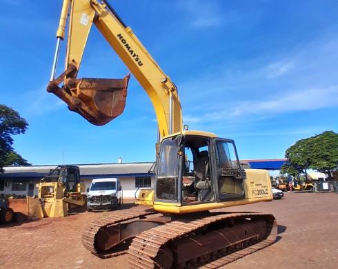 ESCAVADEIRA KOMATSU PC200LC-7 ANO 2007