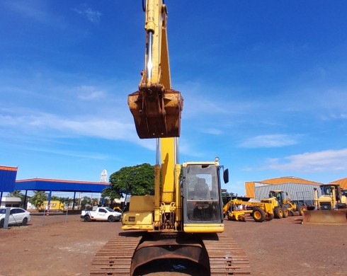 ESCAVADEIRA KOMATSU PC200LC-7 ANO 2007